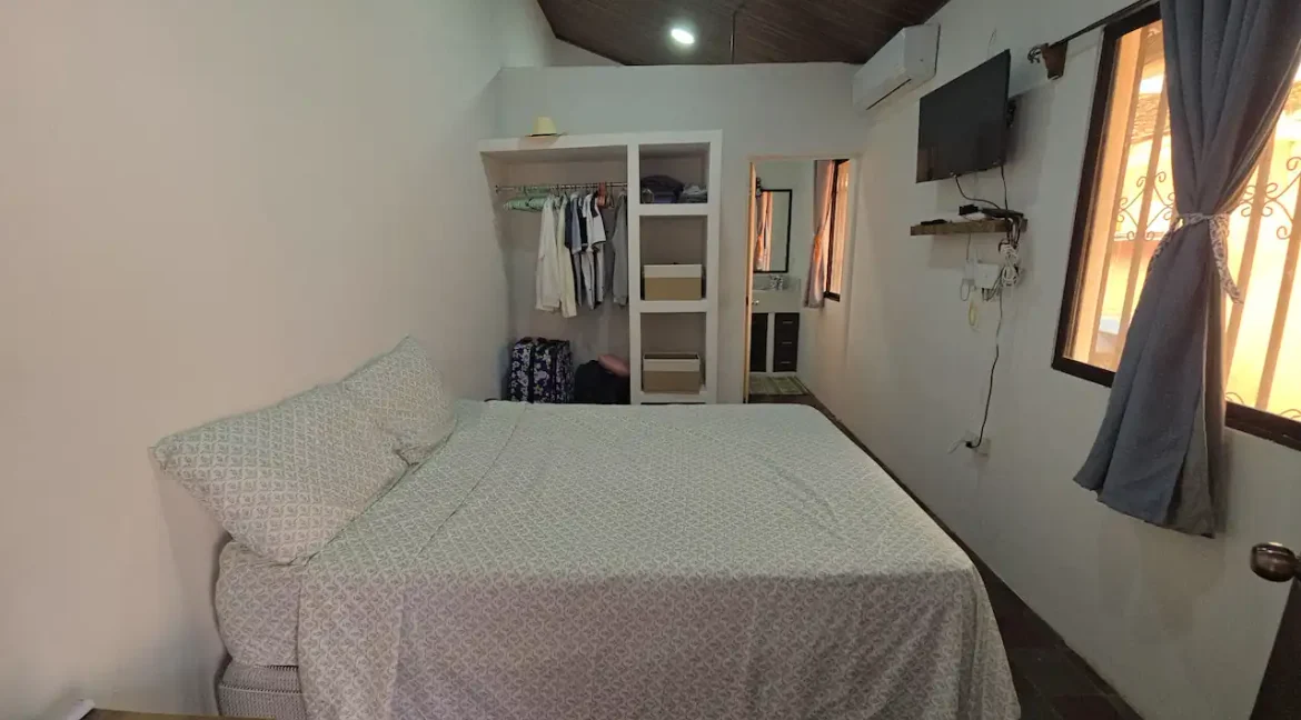 renovated-colonial-home-granada-nicaragua-for-sale-real-estate (11)