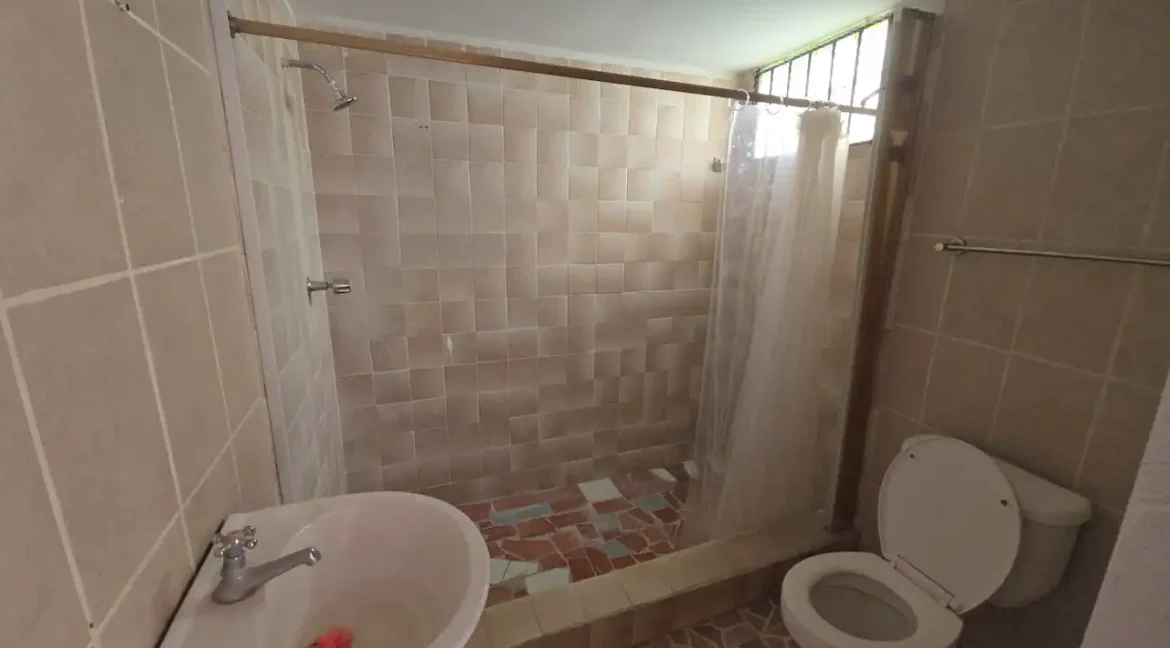 renovated-colonial-home-granada-nicaragua-for-sale-real-estate (14)