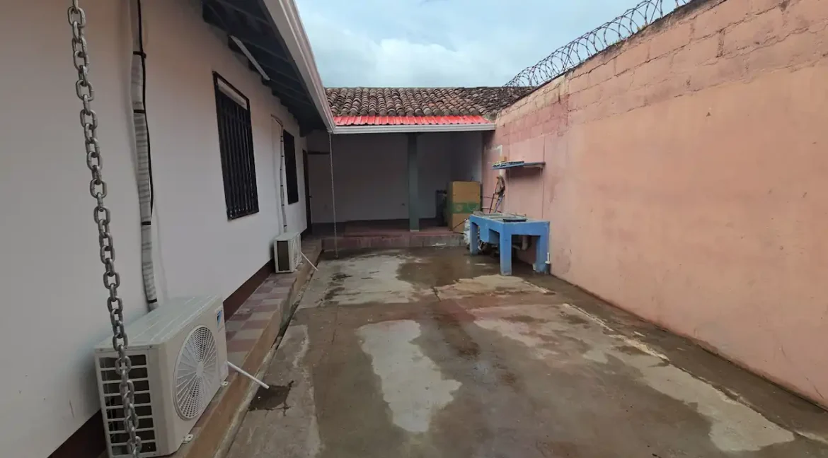 renovated-colonial-home-granada-nicaragua-for-sale-real-estate (16)
