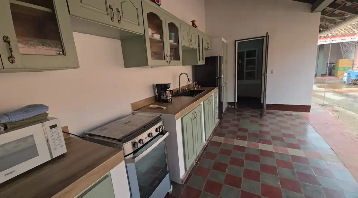 renovated-colonial-home-granada-nicaragua-for-sale-real-estate (18)