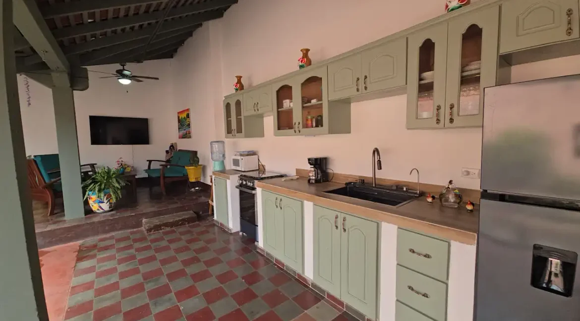 renovated-colonial-home-granada-nicaragua-for-sale-real-estate (3)