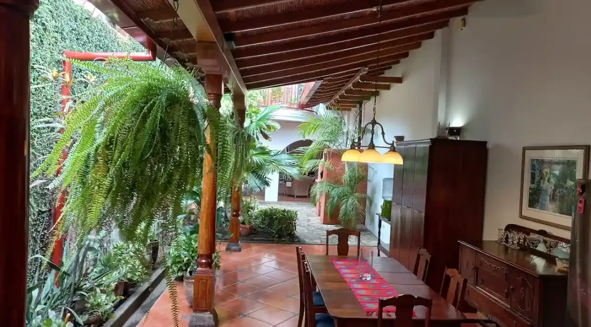 stunning-colonial-home-for-sale-granada-nicaragua (3)